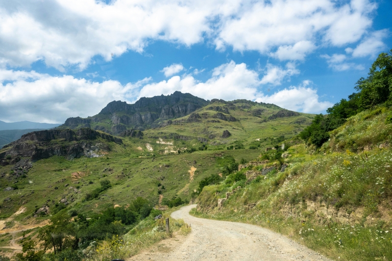 Destination méconnue, riche en histoire, culture et paysages naturels !